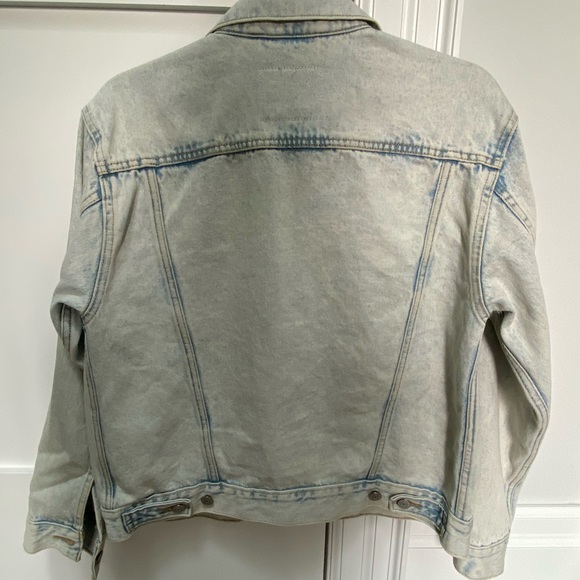 Levi’s Washed Jean Jacekt - Picture 4 of 4